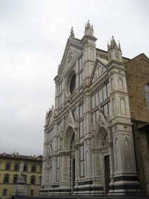 Церковь Св. Креста во Флоренции в которой покоятся Микеланджело и Галилео Галилей.